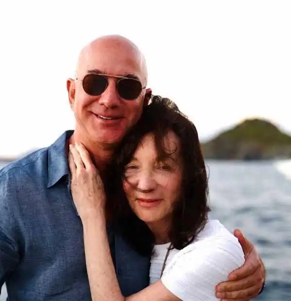 Jeff Bezos Age, Love Life, Money, News