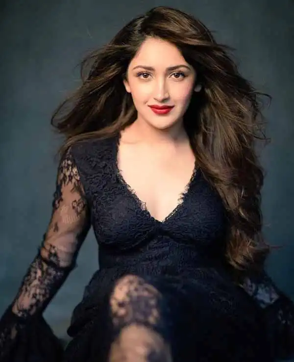 Sayyeshaa Saigal Age, Height, Husband, Movies, Religion & More